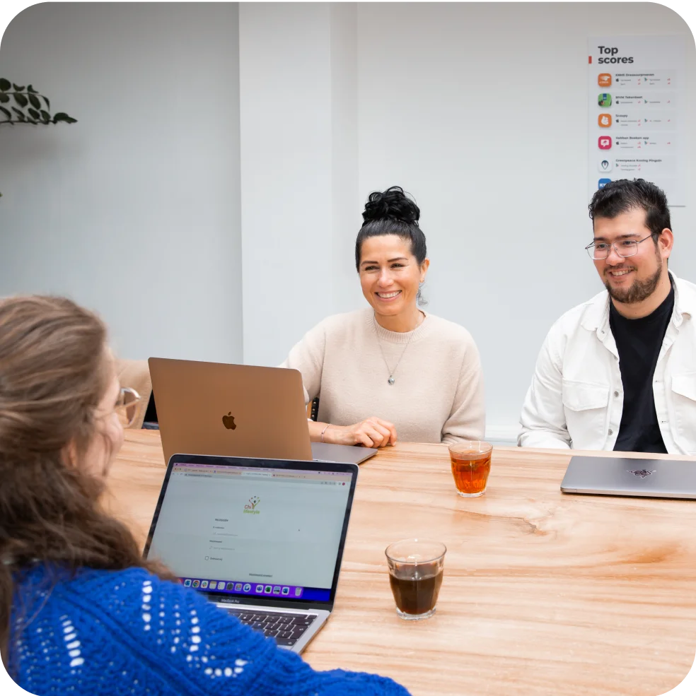 photos-of-dtt-team-working